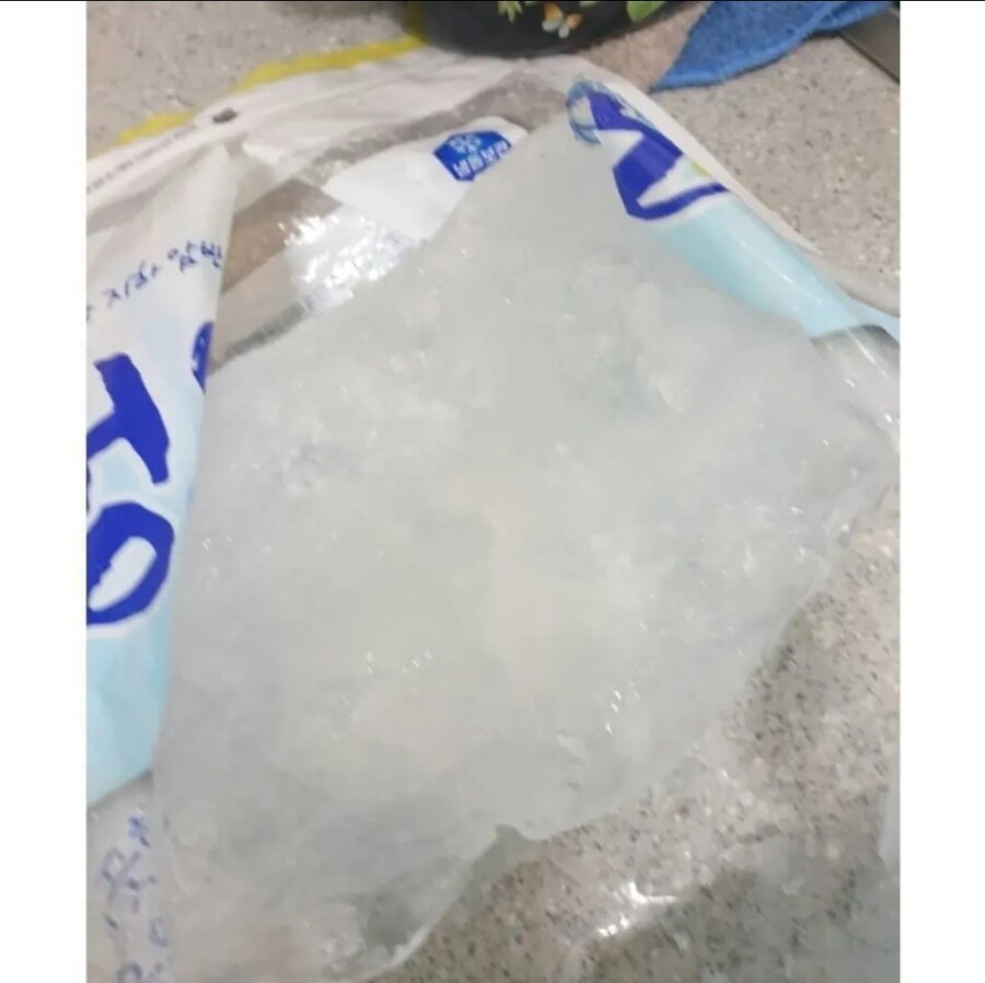 단단한 얼음 쉽게 부수는 꿀팁 알려준다ㅋㅋㅋ_2.jpg