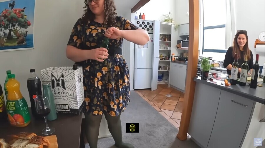 소주를 좋아하는 서양 누님_5.jpg