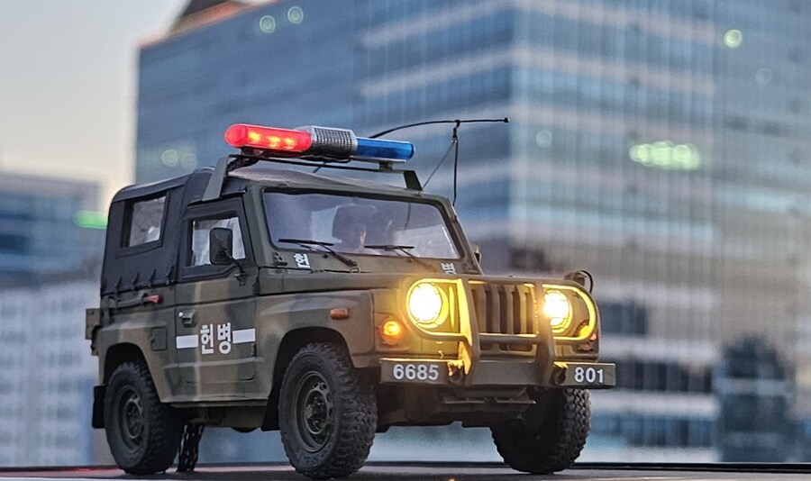 1/35 Def 육군 K131 레토나 헌병대 with LED_5.jpg