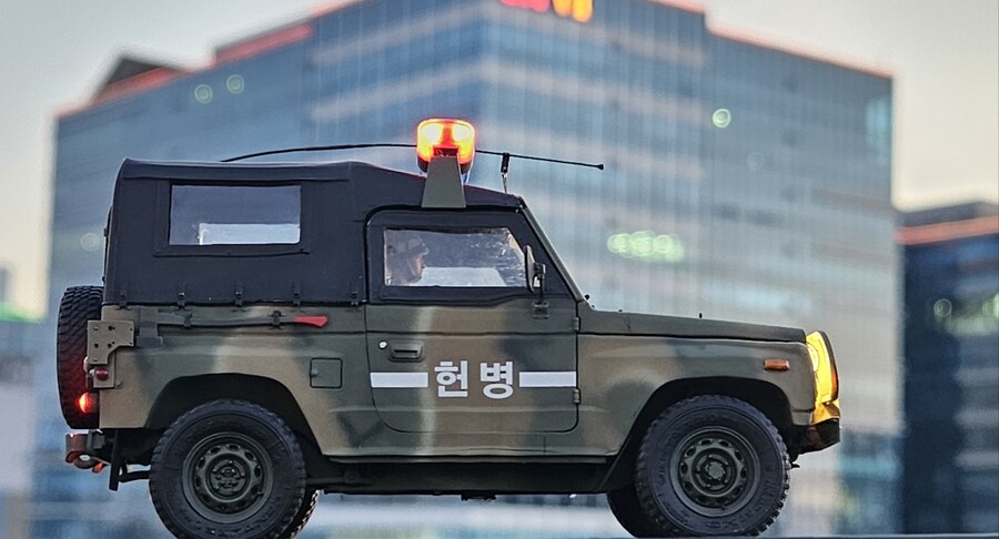 1/35 Def 육군 K131 레토나 헌병대 with LED_6.jpg