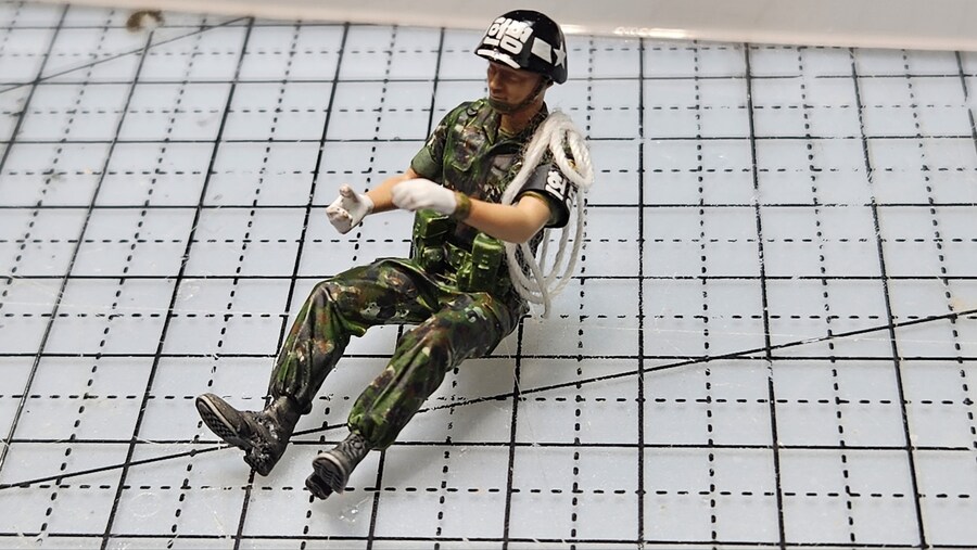 1/35 Def 육군 K131 레토나 헌병대 with LED_18.jpg