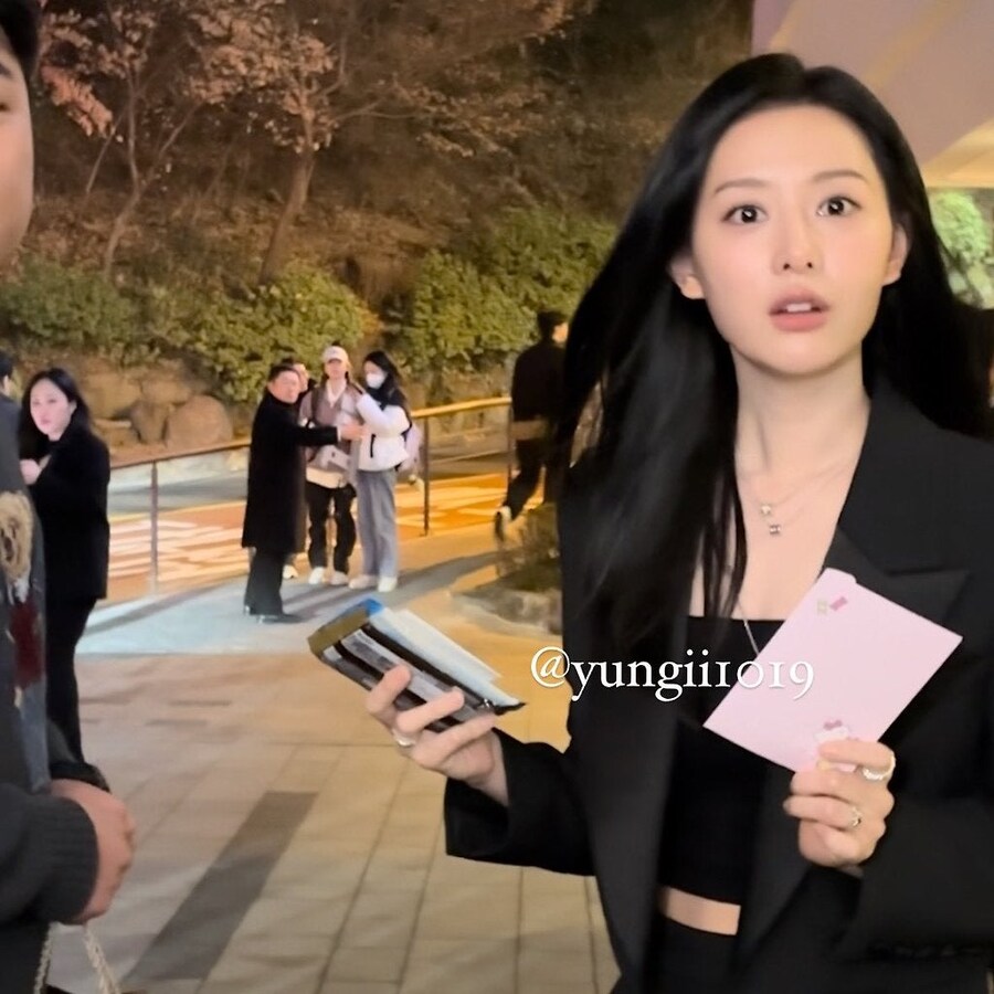 수지 성유리외 여자 연예인들 평상복 실물 분위기 느낌 체감하기_43.jpg