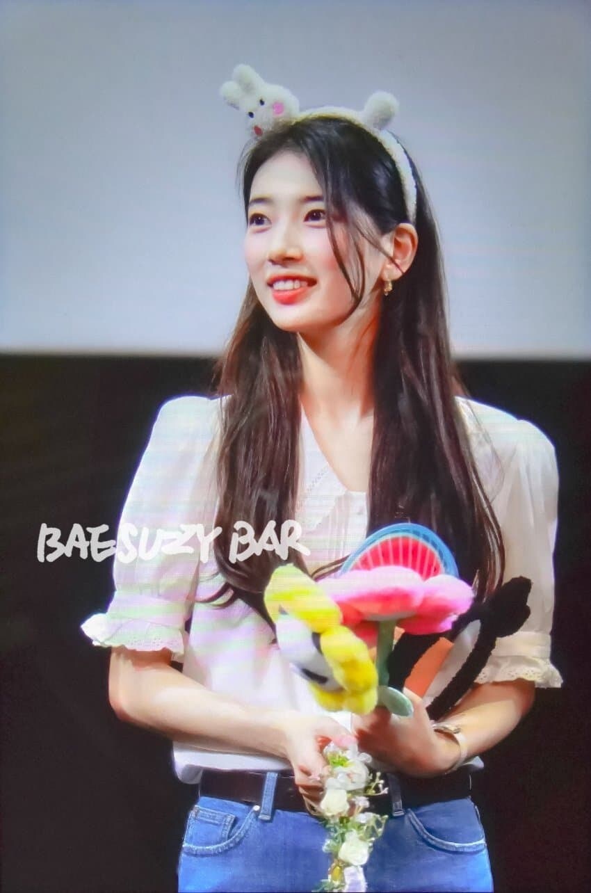 수지 성유리외 여자 연예인들 평상복 실물 분위기 느낌 체감하기_15.jpg