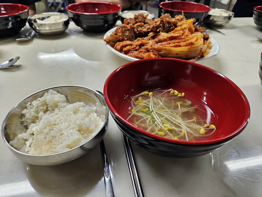 직장에서 3천원으로 해먹는 점심 김치찜_8.jpg