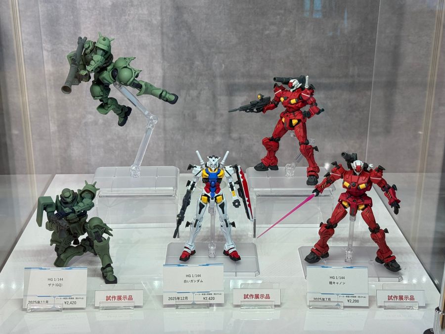 HG GQ 1/144 하얀 건담 + 경캐논 후쿠오카점 전시 사진_1.jpg