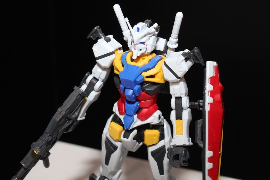 HG GQ 1/144 하얀 건담 도쿄점 전시 사진_4.jpg