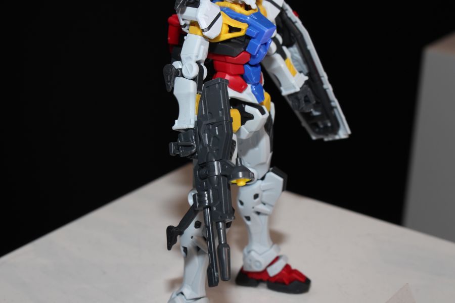 HG GQ 1/144 하얀 건담 도쿄점 전시 사진_6.jpg