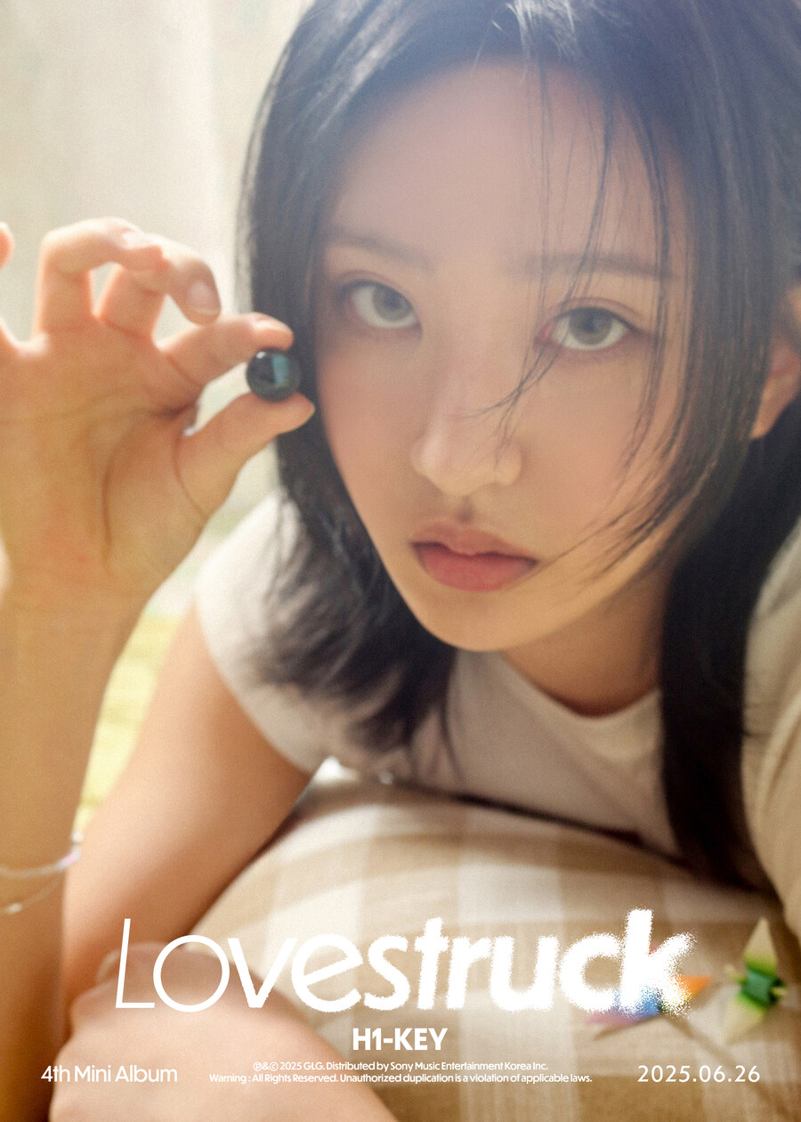 [하이키] "Lovestruck" 콘셉트포토 (Memories) #휘서_2.jpg