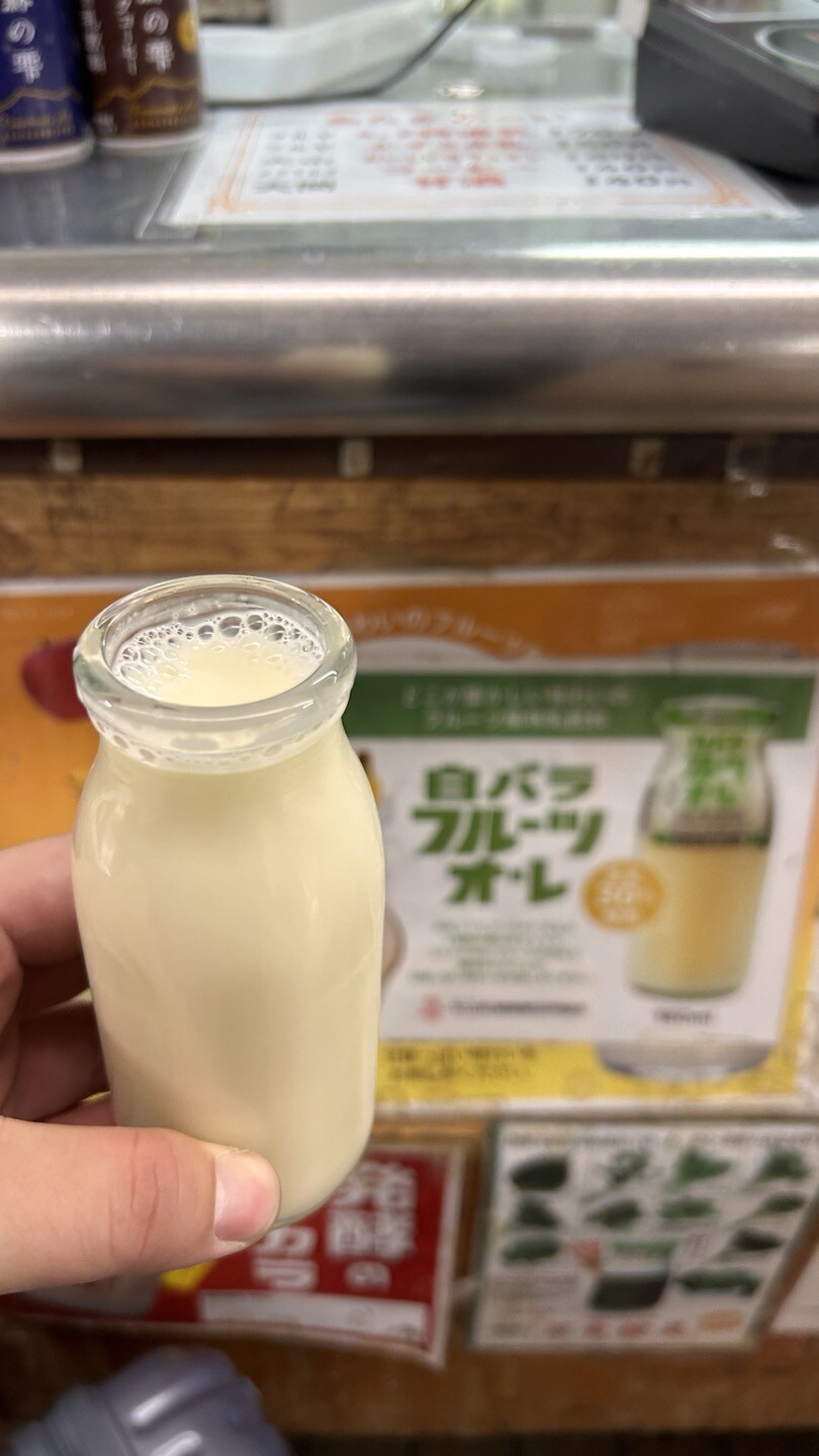 병우유만 40종이 넘는 아키하바라 전철 가판대_11.jpg