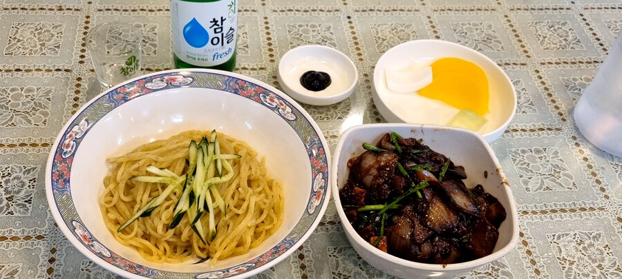 간짜장에 소주_1.jpg