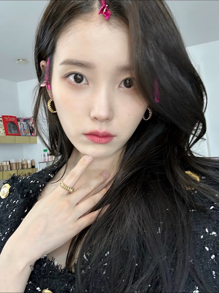 2025.06.12 아이유 베리즈 포스트_2.jpg