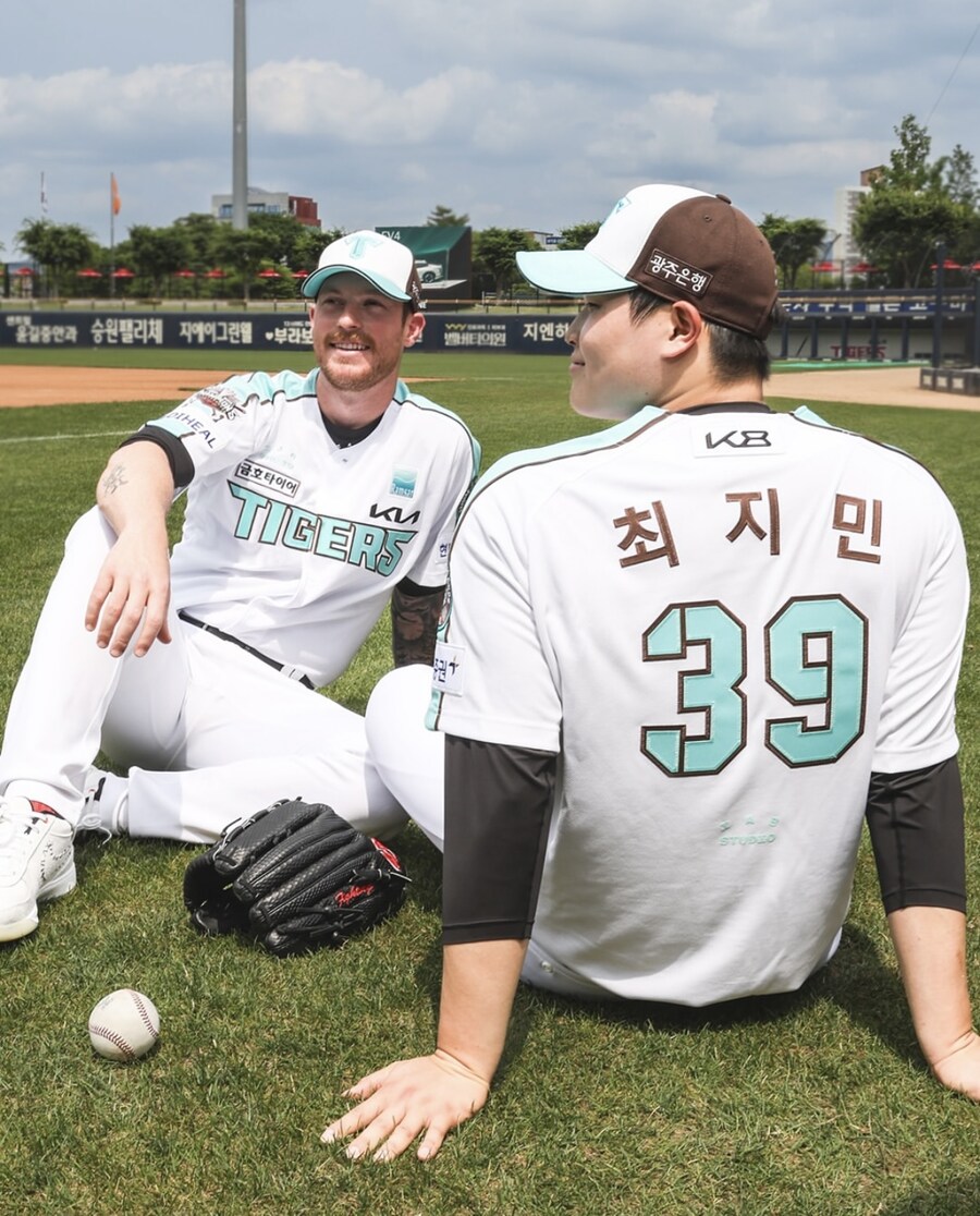 기아타이거즈 2025 람사르 유니폼 출시_3.jpg