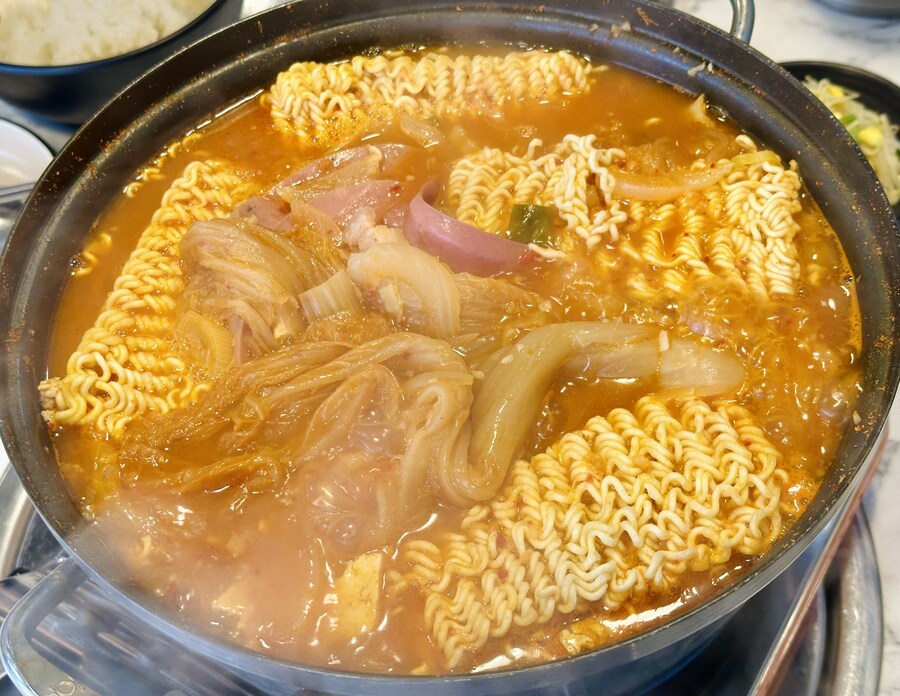 진생갈비 김치찌개 - 부대 김치찌개_2.jpg