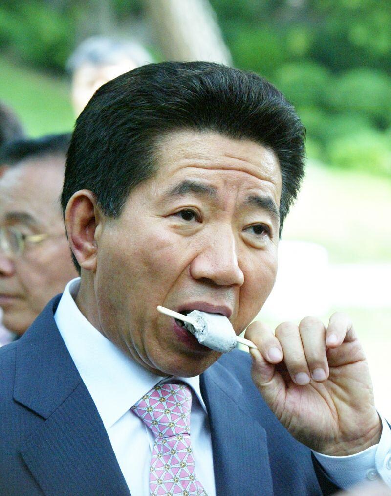 노무현 전 대통령) 20년 전 오늘 찍힌 사진들.jpg_1.jpg