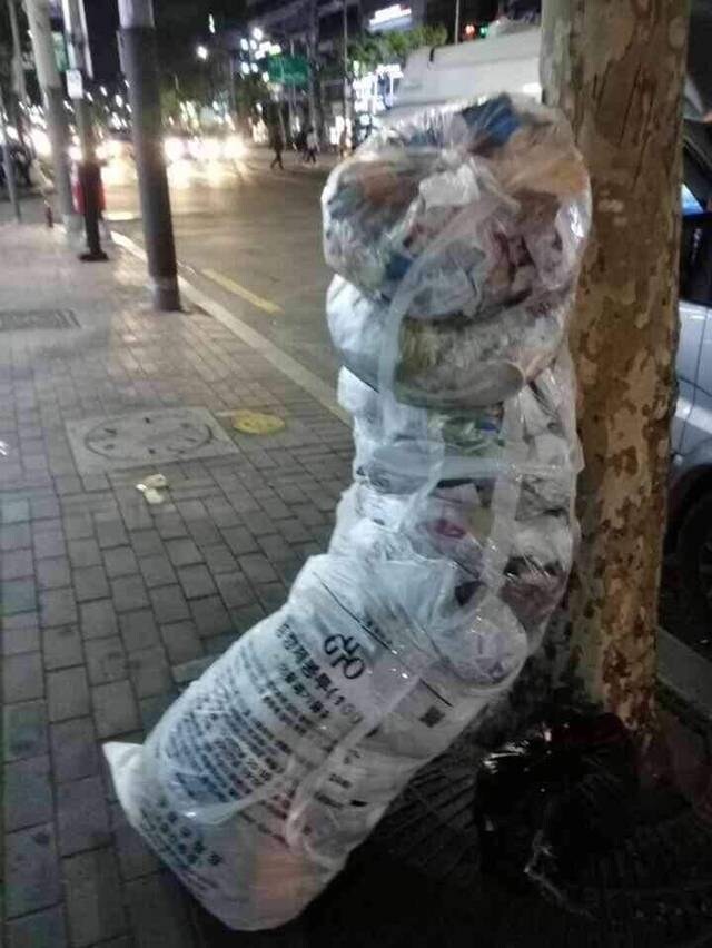 뭐든지 버릴수 있는 마법의 봉투.jpg_6.jpg