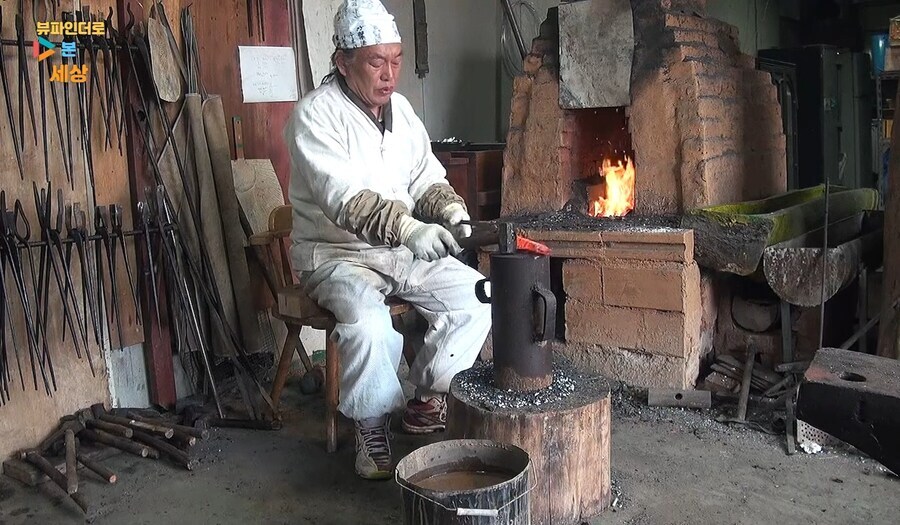 지금까지 명맥을 이어온 한국의 전통도검 제작 현장_24.jpg