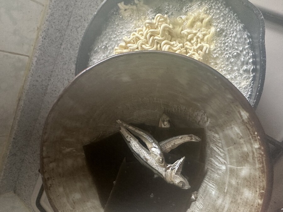 멸치와 다시마를 푹 끓인 육수로 만든_1.jpg