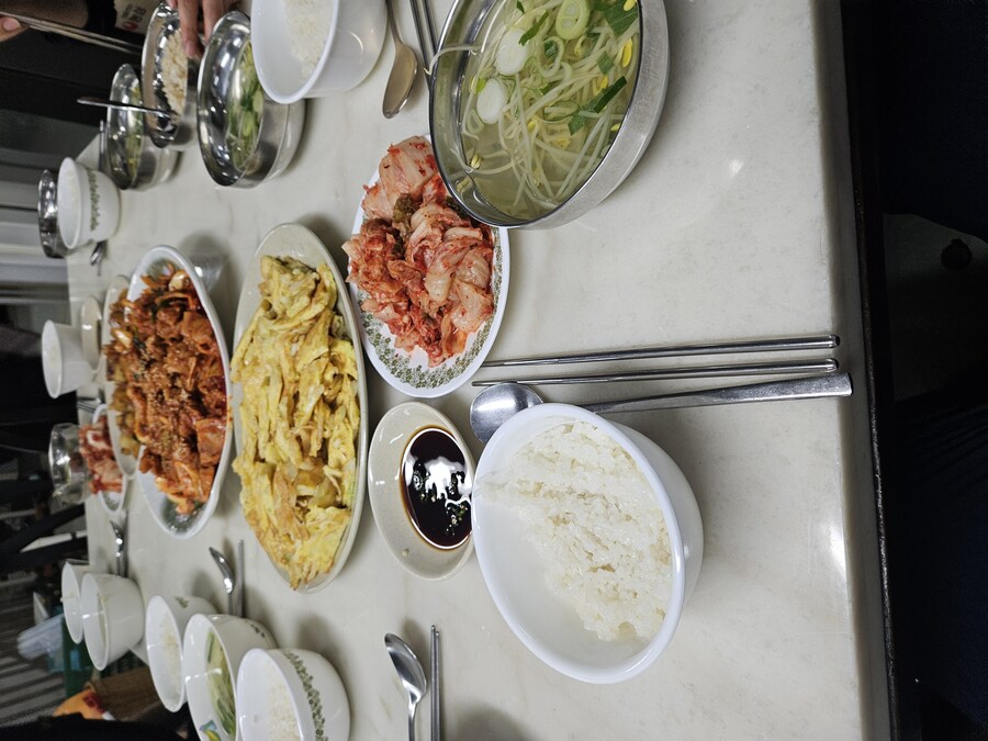 직장에서 3천원으로 해먹는 점심 제육볶음 양배추전 감자볶음_11.jpg