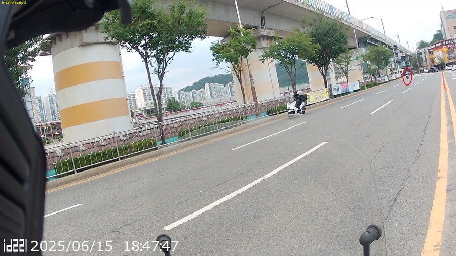 멀리 떨어져 있는거 보고 유턴했는데..._2.jpg
