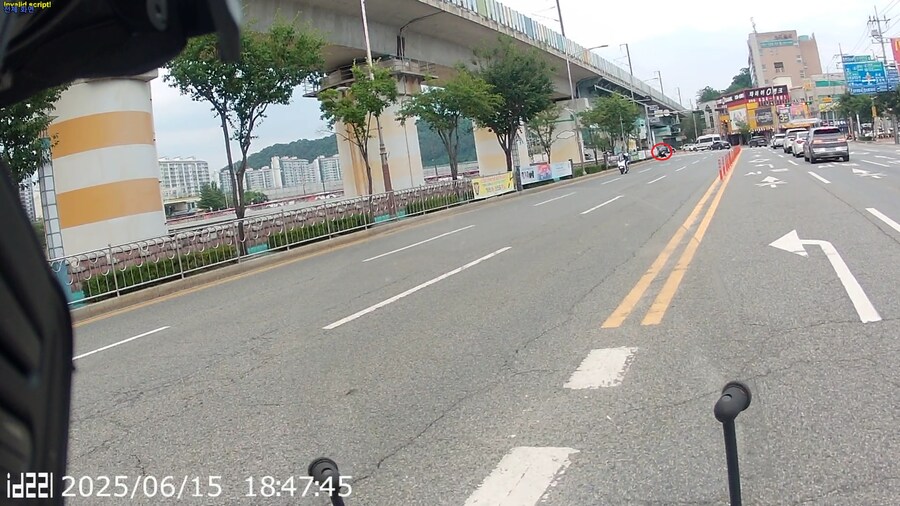 멀리 떨어져 있는거 보고 유턴했는데..._1.jpg