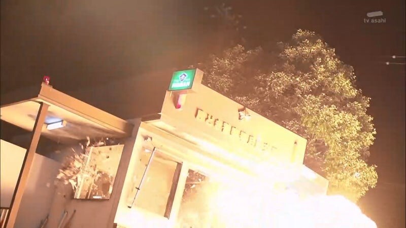 일본 형사 : 이봐, 일본의 공권력을 얕잡아보지말라고!_6.jpg