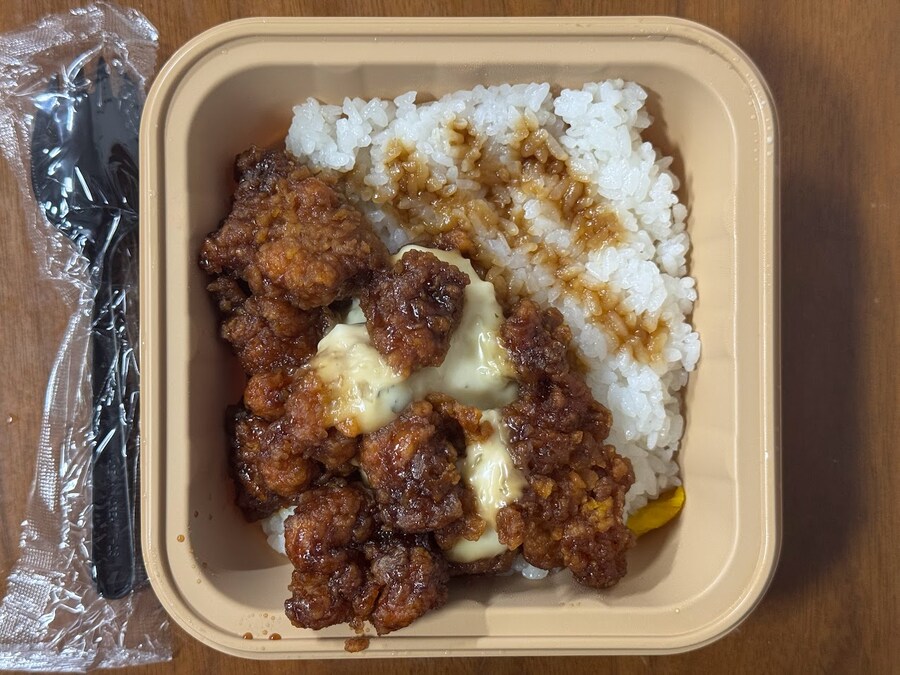 압도적 산더미치킨덮밥 도시락_3.jpg