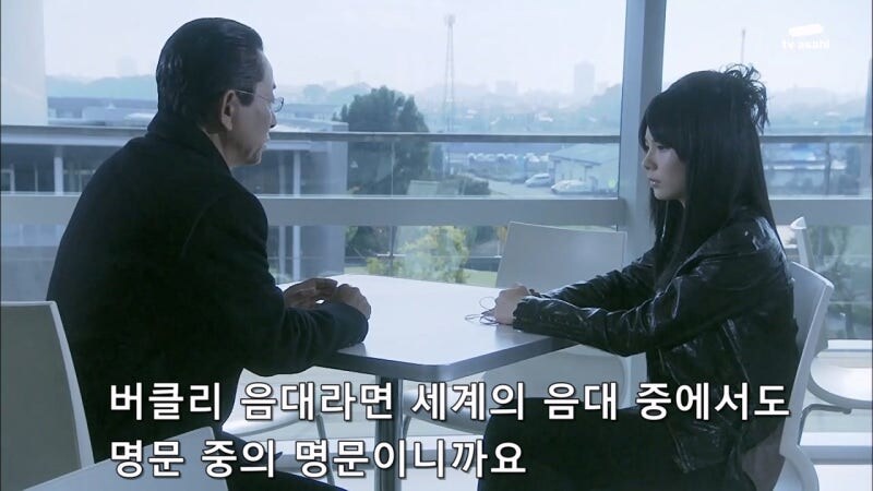 탐문수사중에 오지랖 부리는 늙은 형사_10.jpg
