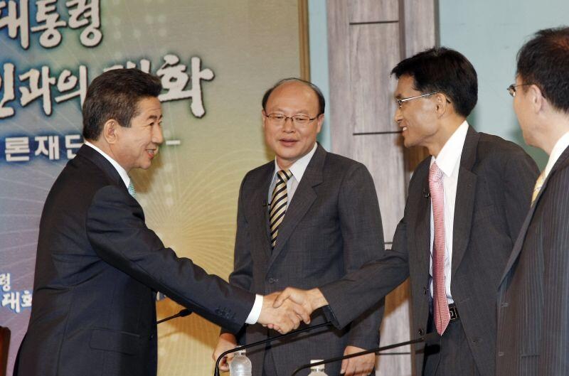 노무현 전 대통령) 17년 전 오늘 찍힌 사진들.jpg_4.jpg