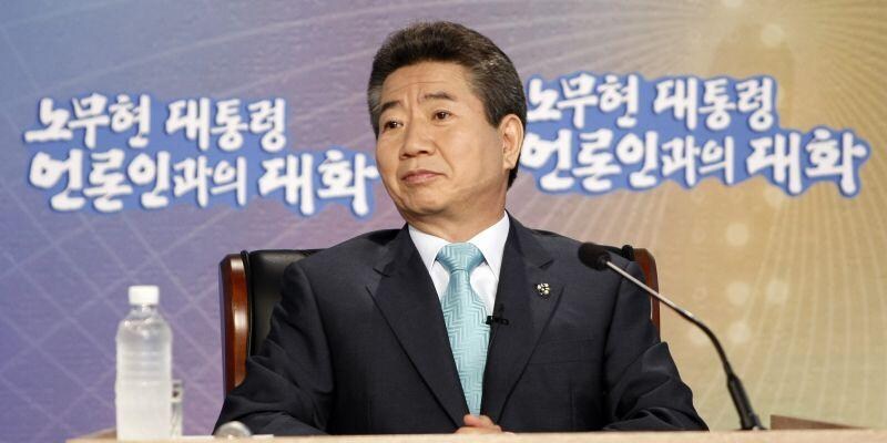 노무현 전 대통령) 17년 전 오늘 찍힌 사진들.jpg_8.jpg