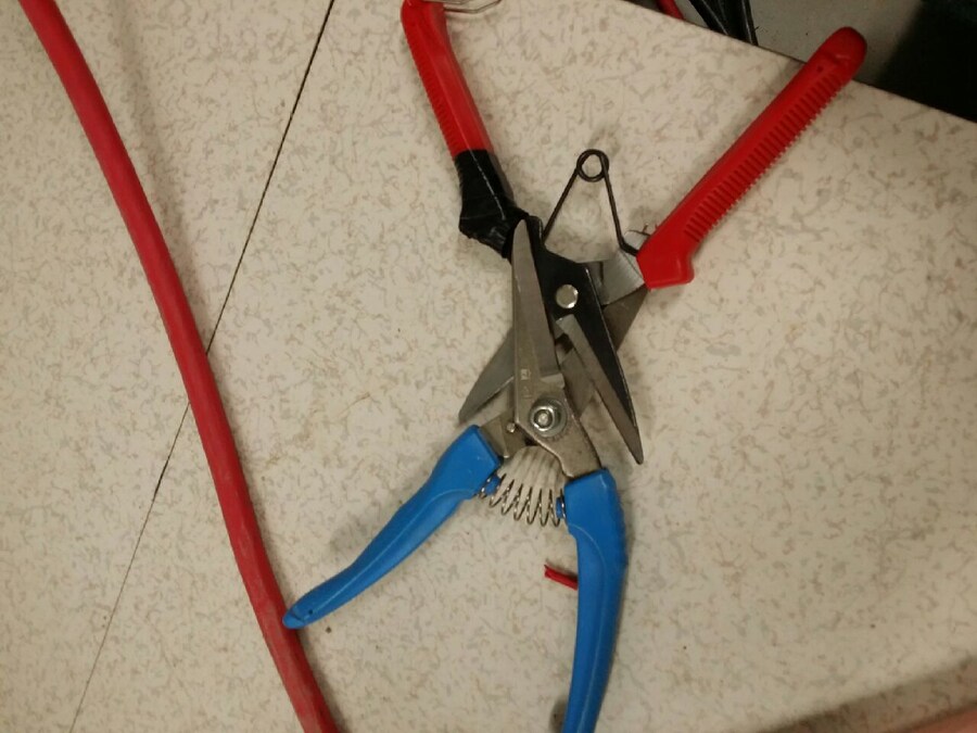 킬라킬 누이와 료쿄 가위치기 하는 사진 甲.jpg_1.png