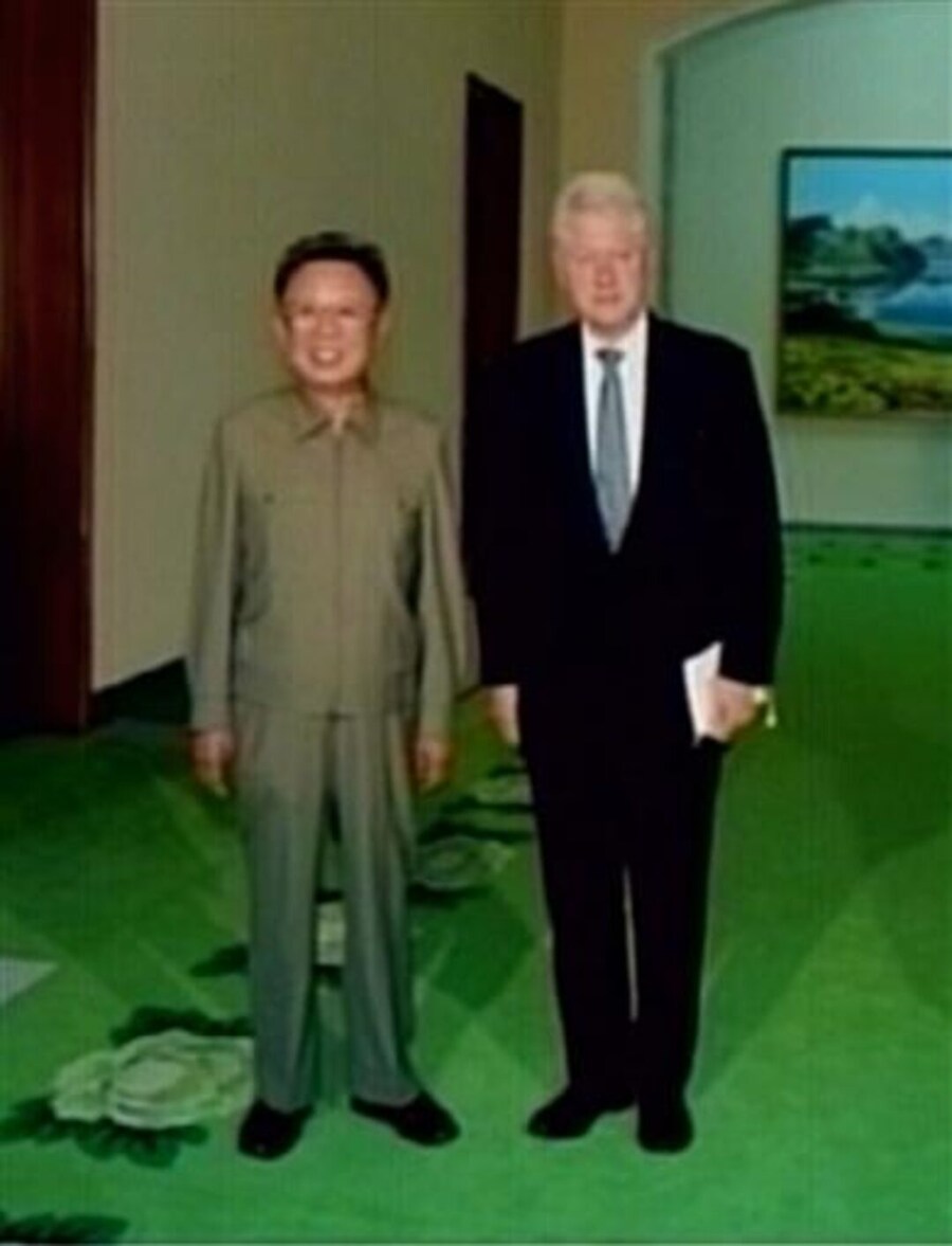외교에서 가장 큰 부분을 차지하는건 사진이야_1.jpg