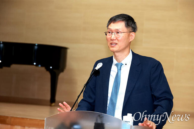 "아이들에게 법 어떻게 가르칠까요?" 문형배 전 재판관 답은_1.jpg