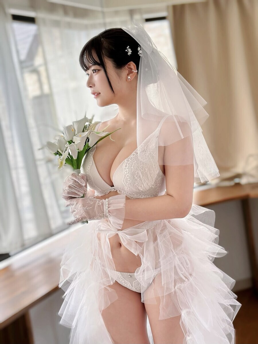 조신한 드레스를 입은 신부_1.jpg