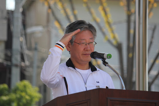이재명이 민새에게 미묘한 거리 두기 한다는 썰이 도네_1.jpg