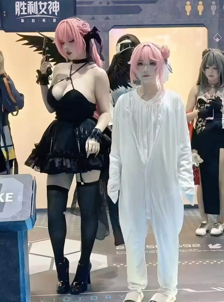 니케) 도로시 코스프레 극과극_1.jpg