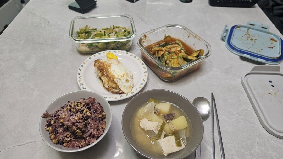 유게에서 화제인 단돈 4,900원 한식 한 상_1.jpg