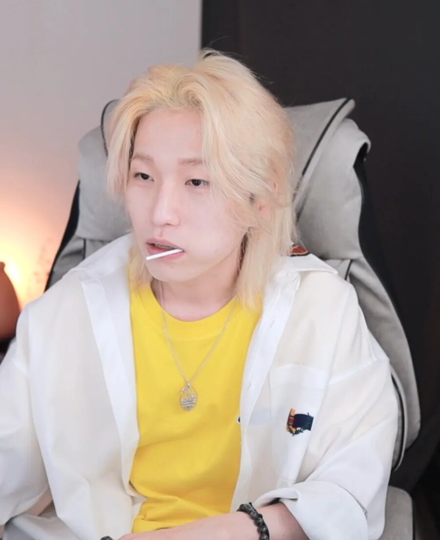 데몬헌터즈) 아니 이캐릭 왜 카라미 생각나냐_2.png
