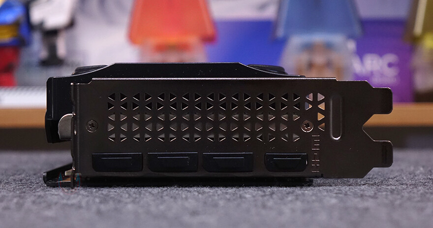 블랙감성!PNY 지포스 RTX 5070 OC D7 12GB Triple Fan_13.jpg