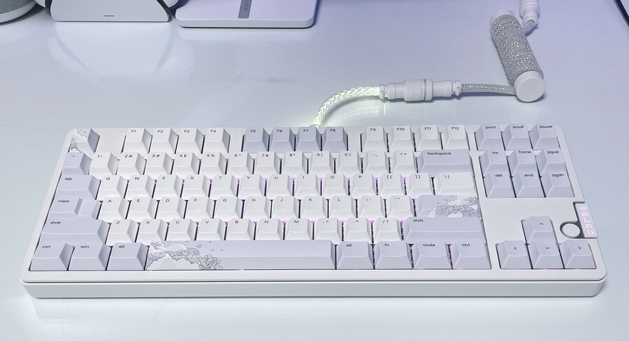 데스크셋업) 이제 키보드랑 마우스도 샀고.. 컴퓨터만 사면된다.._1.jpg