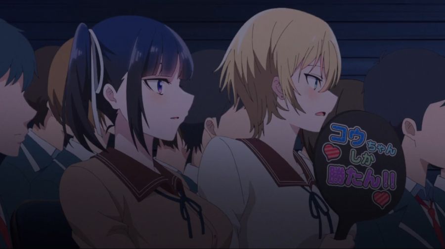 [입어주세요타카미네양]학생들 앞에서 팬티를 선보이는 여자_1.png