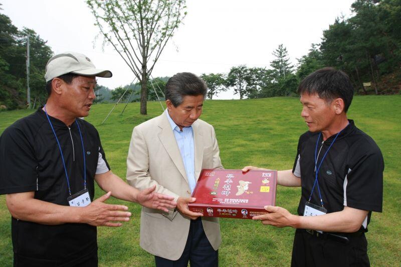 노무현 전 대통령) 17년 전 오늘 찍힌 사진들.jpg_7.jpg