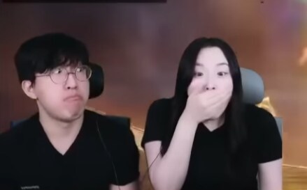 남친 보고 비명 지르는 아내를 보는 남편의 시선_3.png