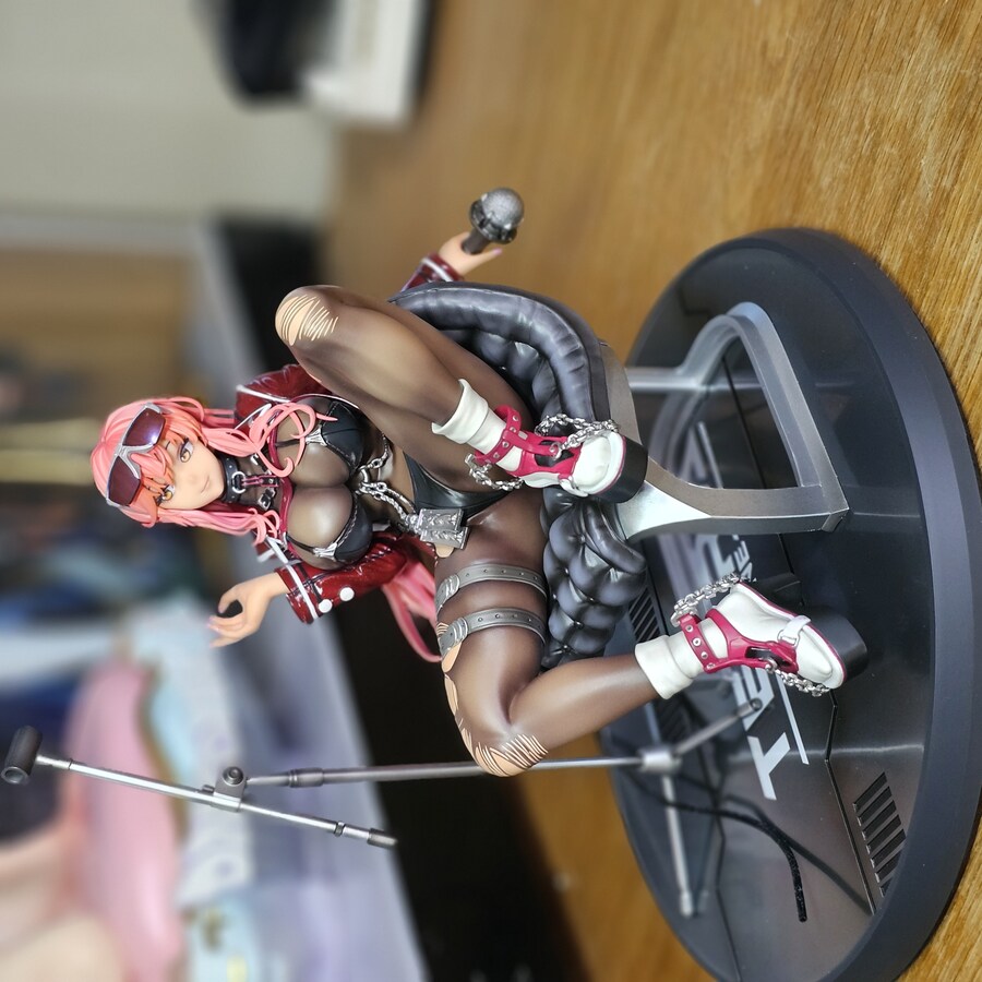 한 때 니케의 대표 망측캐였던 볼륨_2.jpg