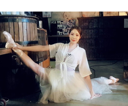 체조나 발레 했다고 하면 시키는 포즈_1.jpg