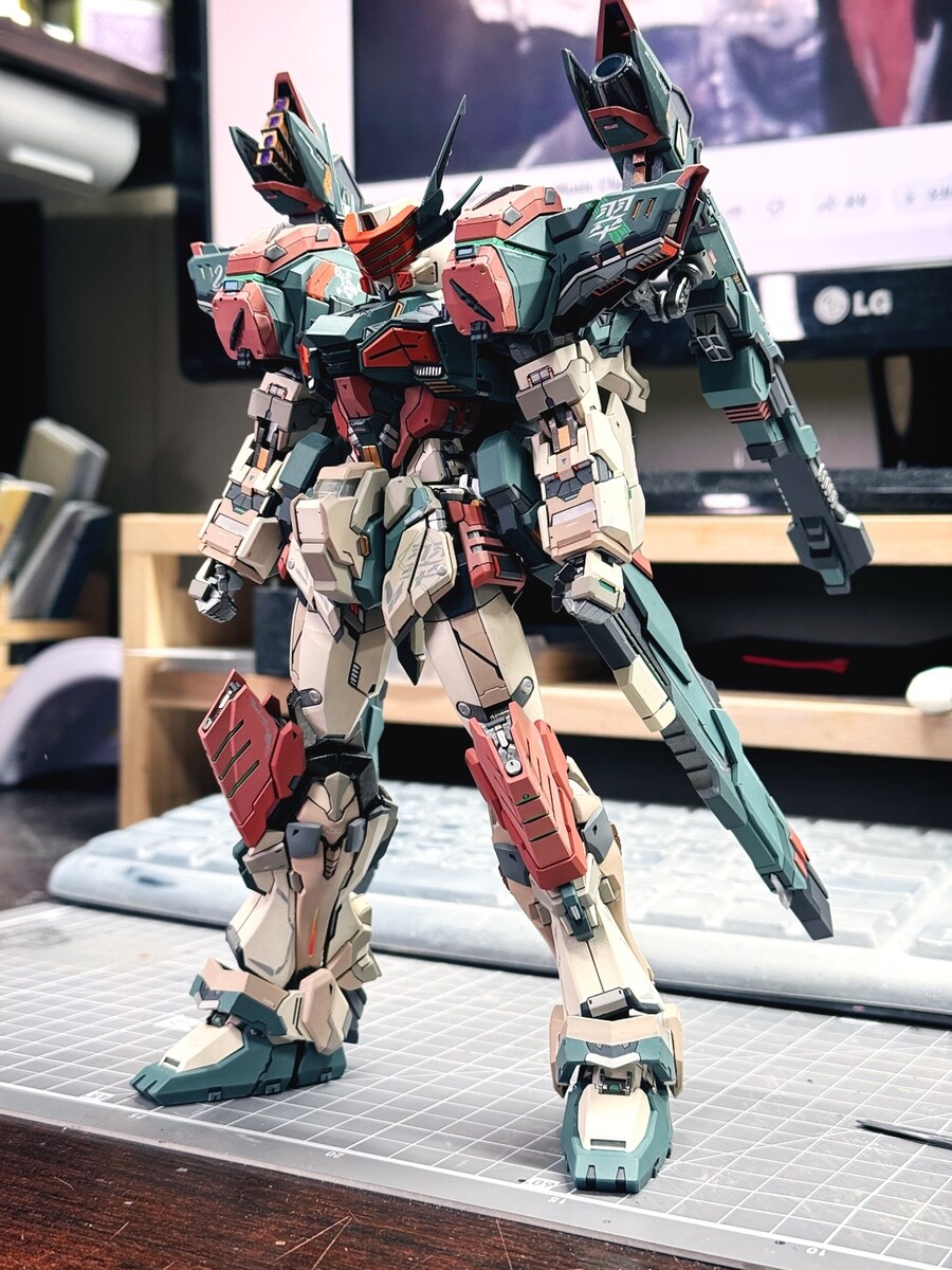 [MG] 베르데 버스터 건담_12.jpg