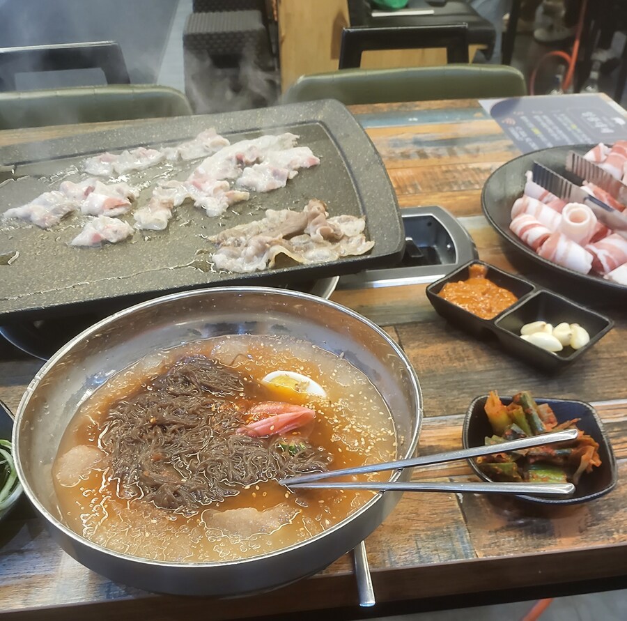 대패 삼겹은 축제다_1.jpg