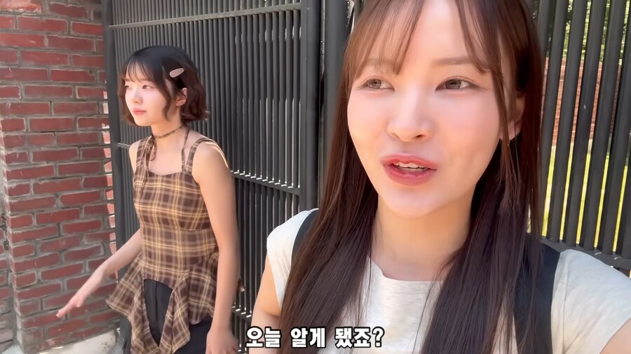 유튜브) 꾸미기 싫어하는 동생을 강제로 꾸며버리기_39.png