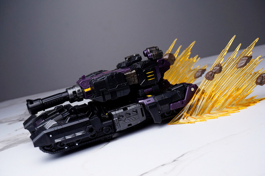 트랜스포머 에오프 폴른(메가트로너스)_6.jpg