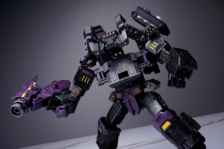 트랜스포머 에오프 폴른(메가트로너스)_10.jpg