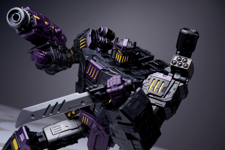 트랜스포머 에오프 폴른(메가트로너스)_14.jpg